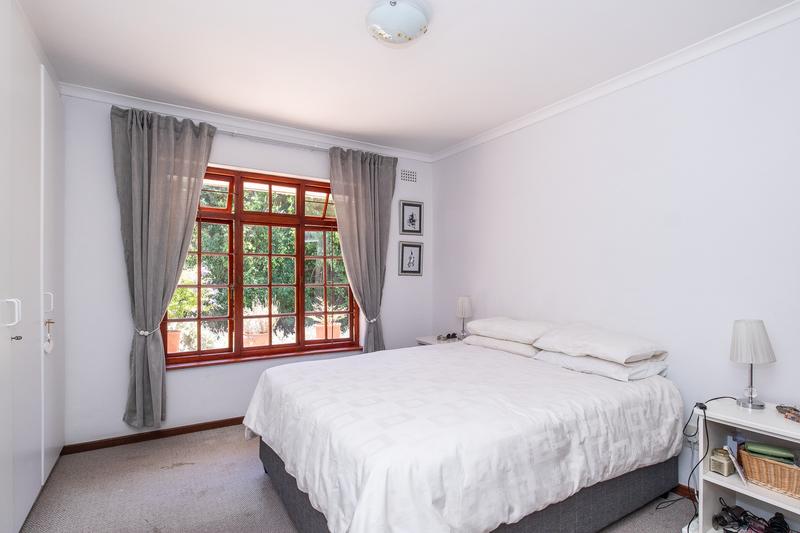 5 Bedroom Property for Sale in Constantia Western Cape